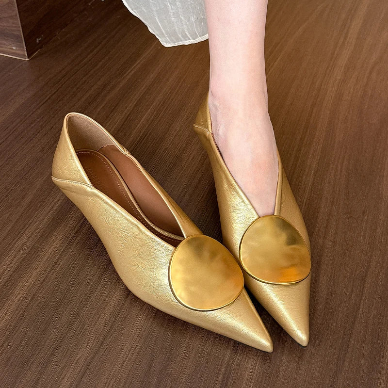 Icon Disc Point Pumps 1