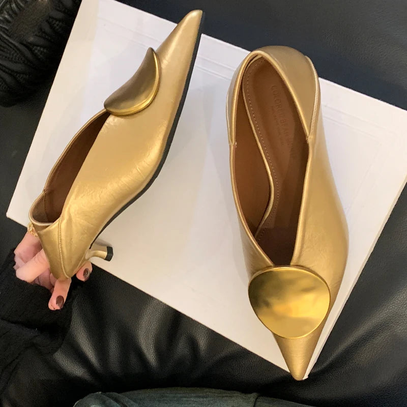 Icon Disc Point Pumps 3