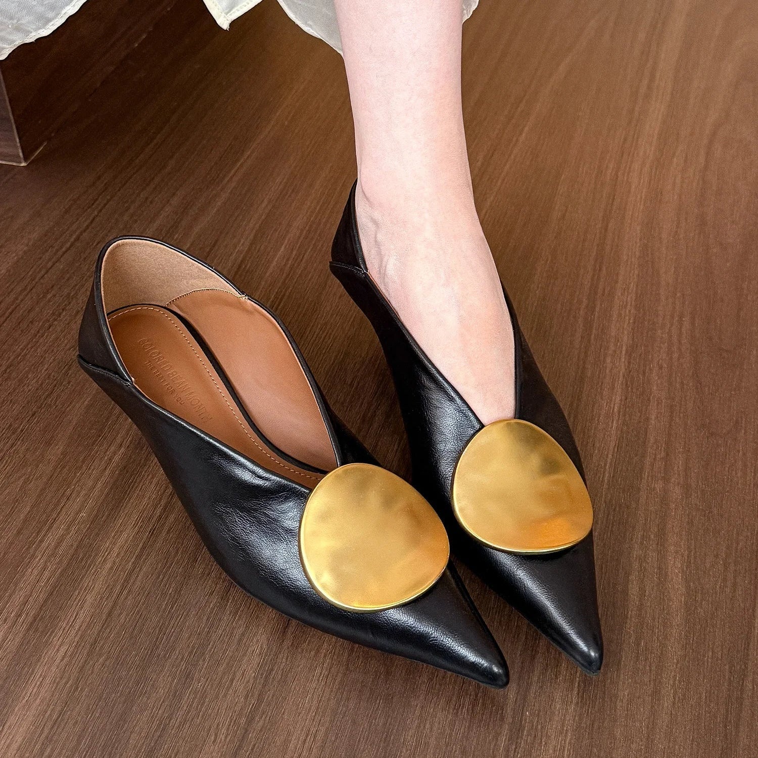 Icon Disc Point Pumps 7