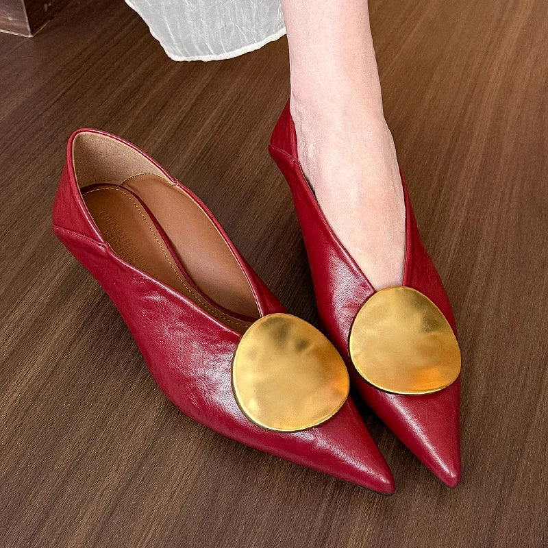 Icon Disc Point Pumps 9